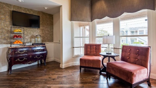 Victorian Inn image 37